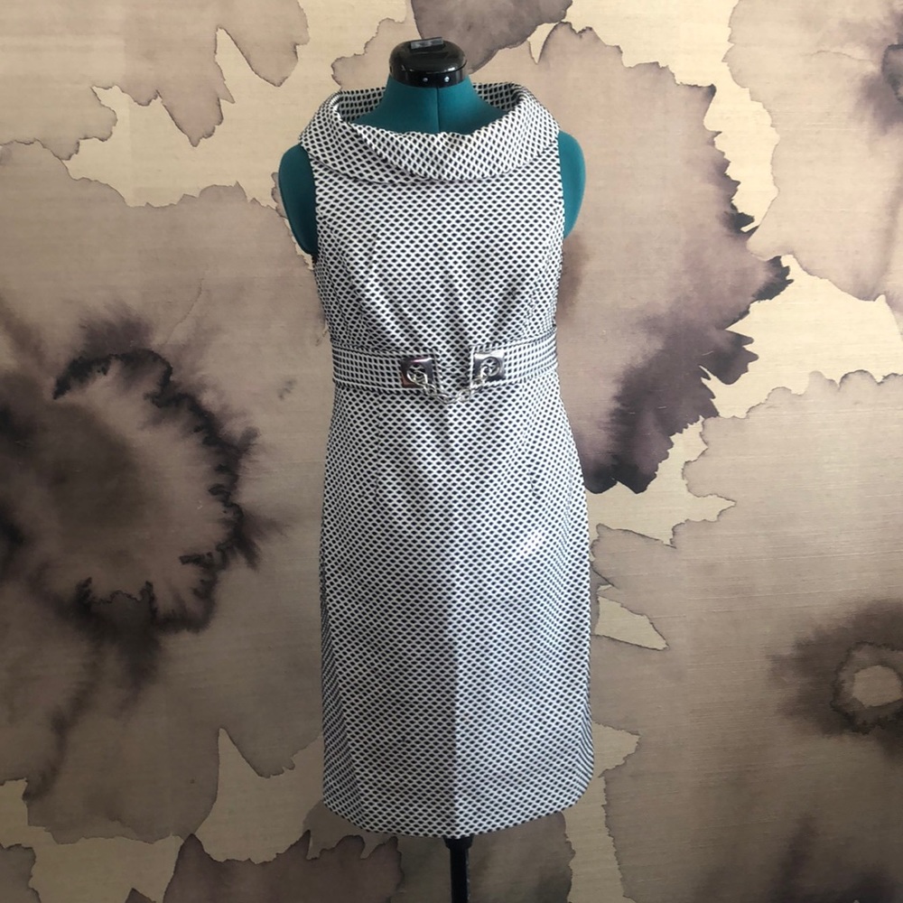 Muse Black and white dress Size 4